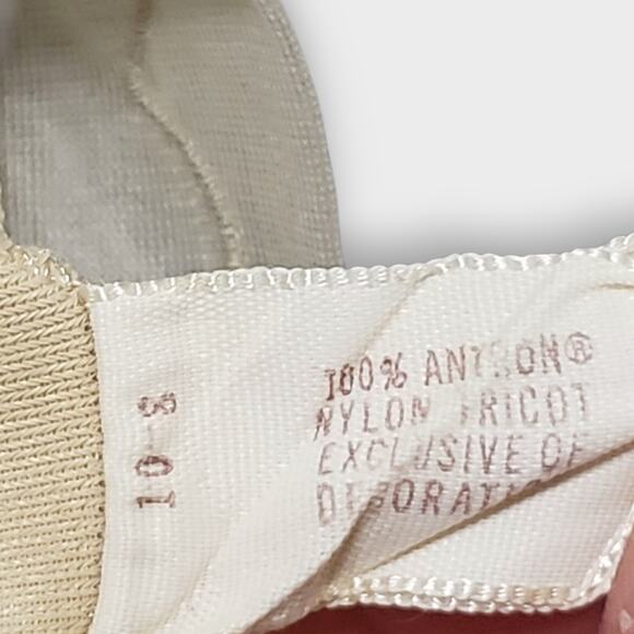 Vtg Vassarette Hollywood Mesh Embroidered Slip Sz 34A Neutral Nude Rockability - Picture 8 of 14